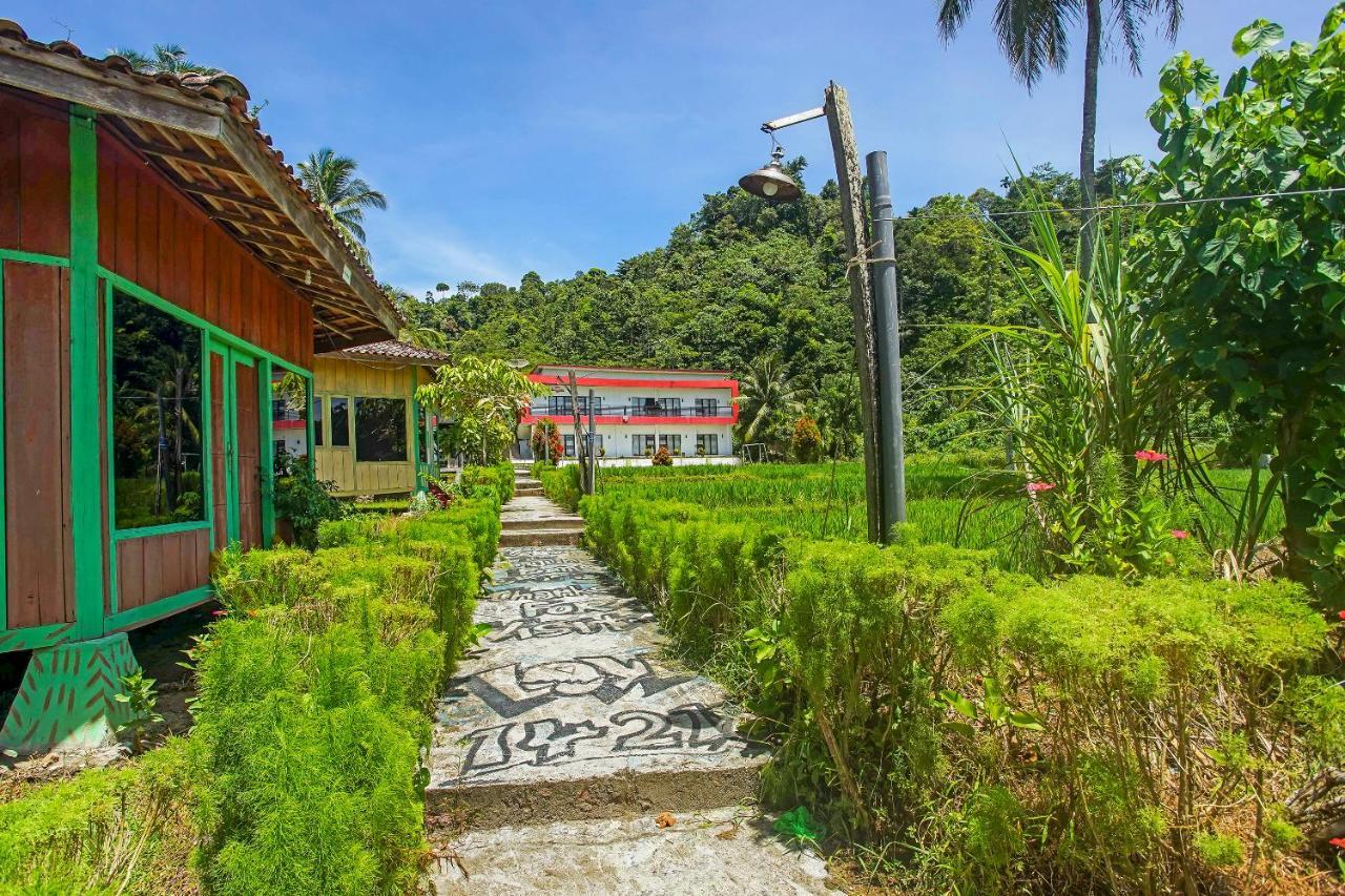 Oyo 2246 Anjung Bang Oking Hotel & Resort Pasarpulaupisang Eksteriør bilde